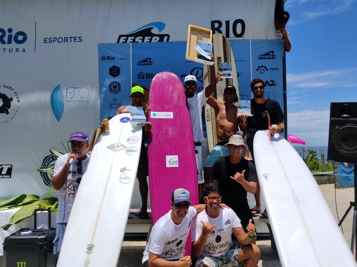 Pódio Open Masculino, Recreio Surf Classic 2023. Foto: Nelson Veiga.